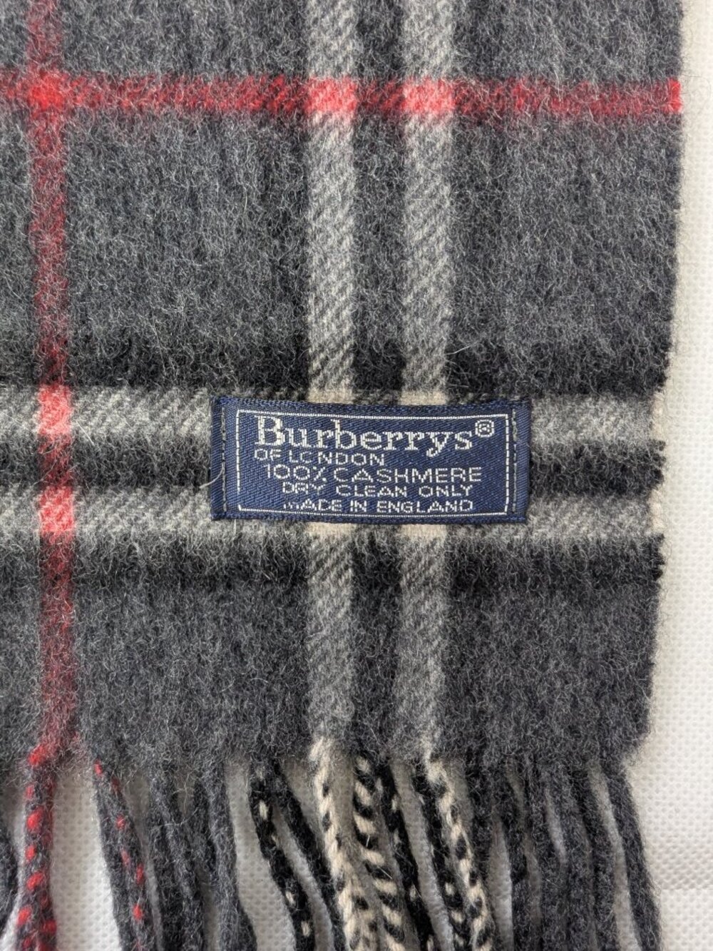 Luxury Burberry 100% Cashmere Nova Check Gray Scarf Unisex - Picture 2 of 7